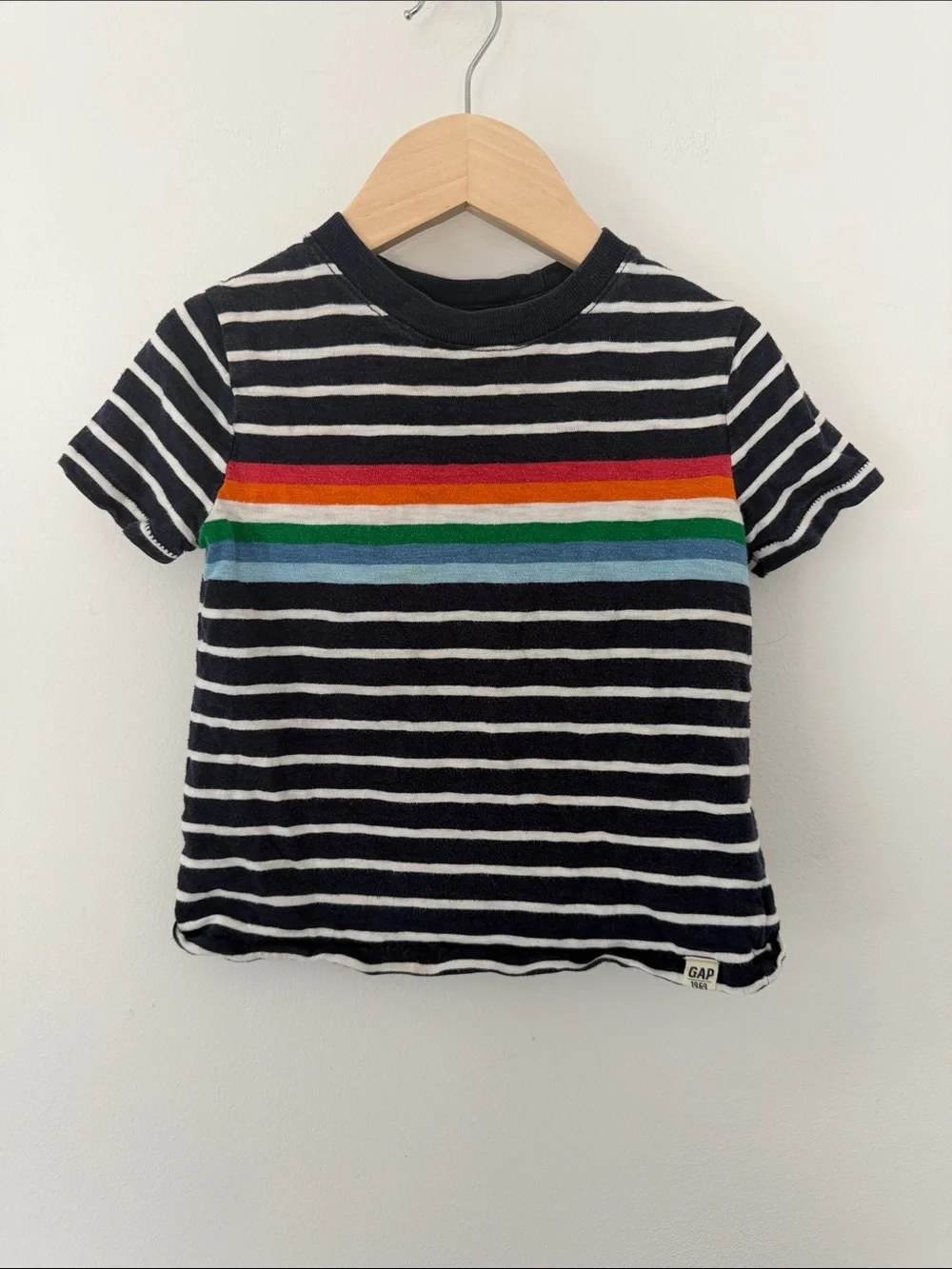 GAP baby Navy Striped Tee with Rainbow Chest Band 100% Cotton 2T